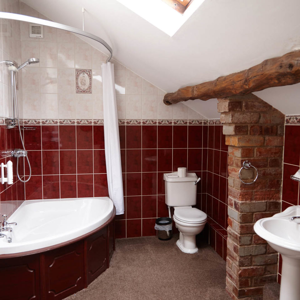 Superior Family Room - bathroom